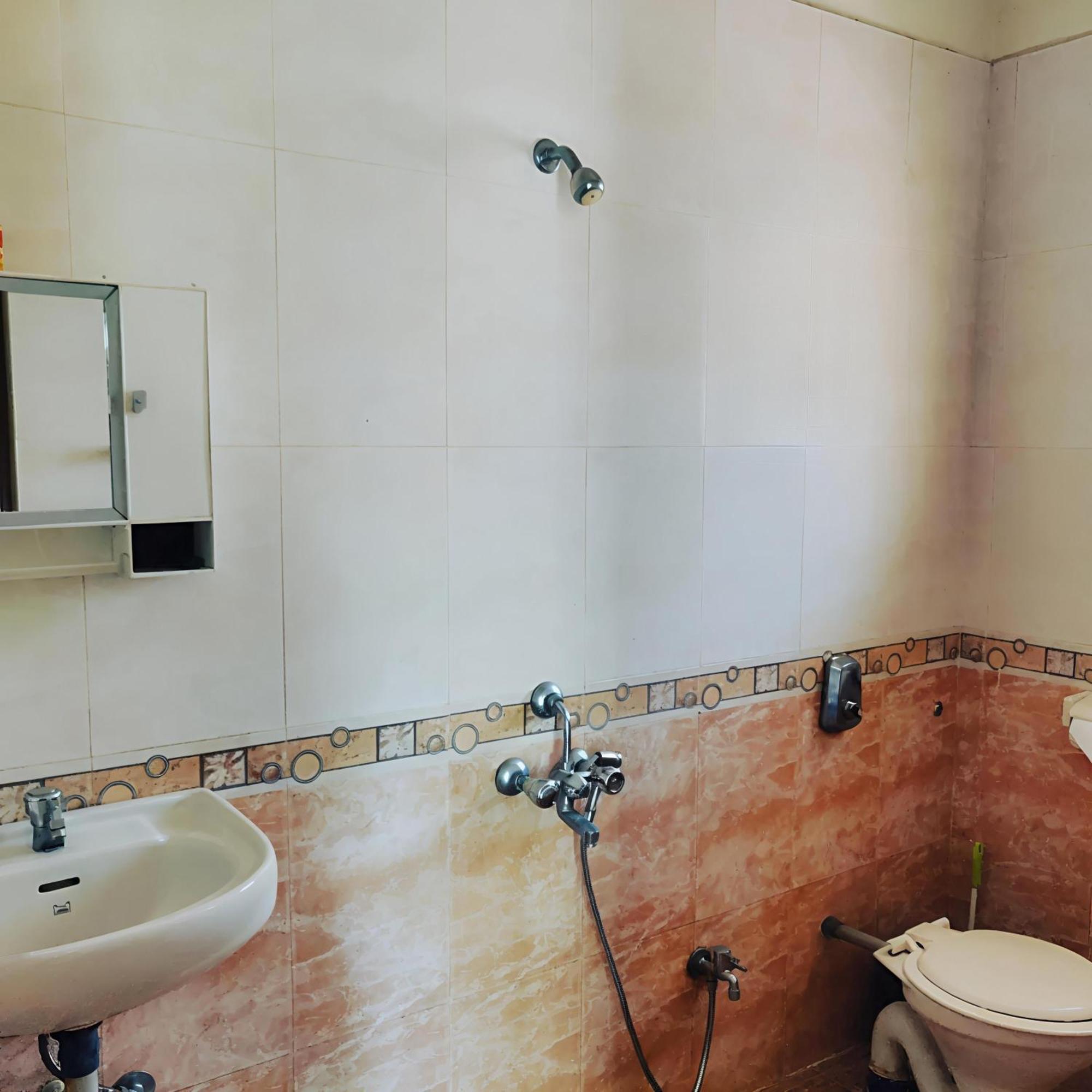 Ocean Walk Apartments 2Bhk Calangute Buitenkant foto