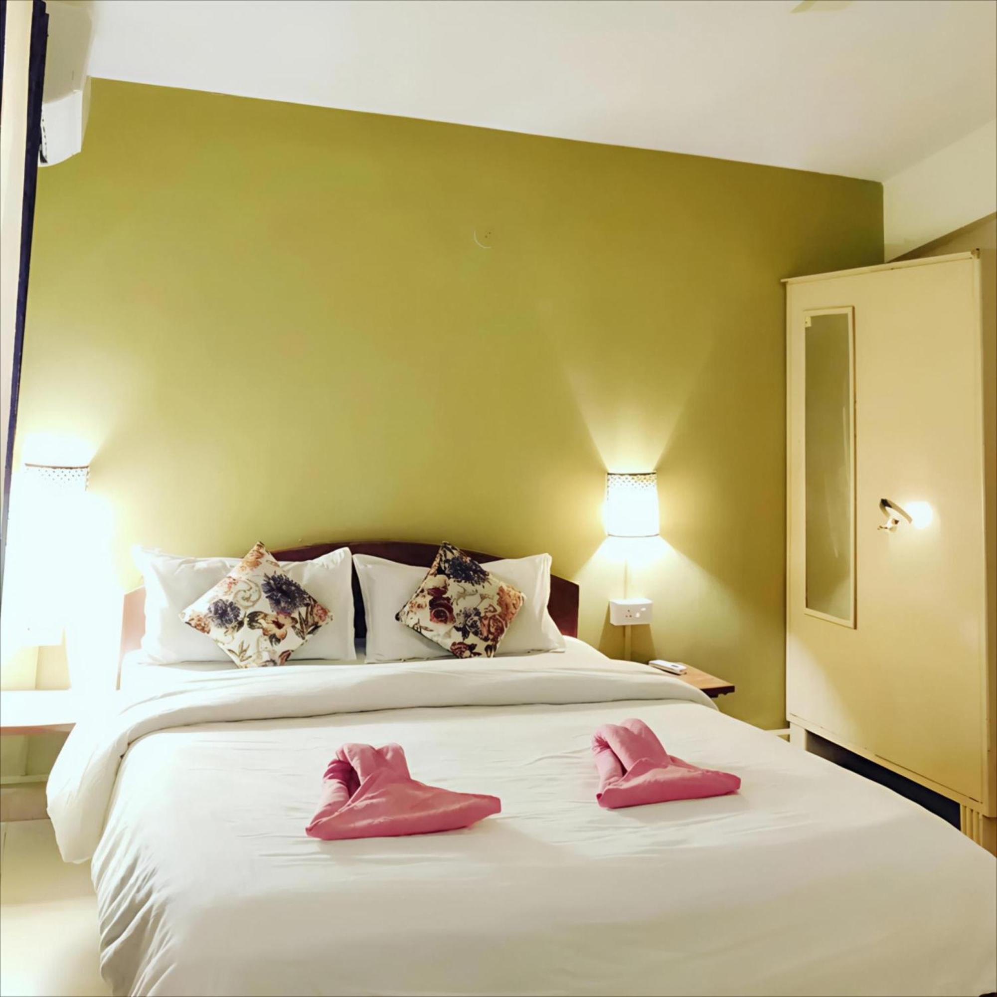 Ocean Walk Apartments 2Bhk Calangute Buitenkant foto