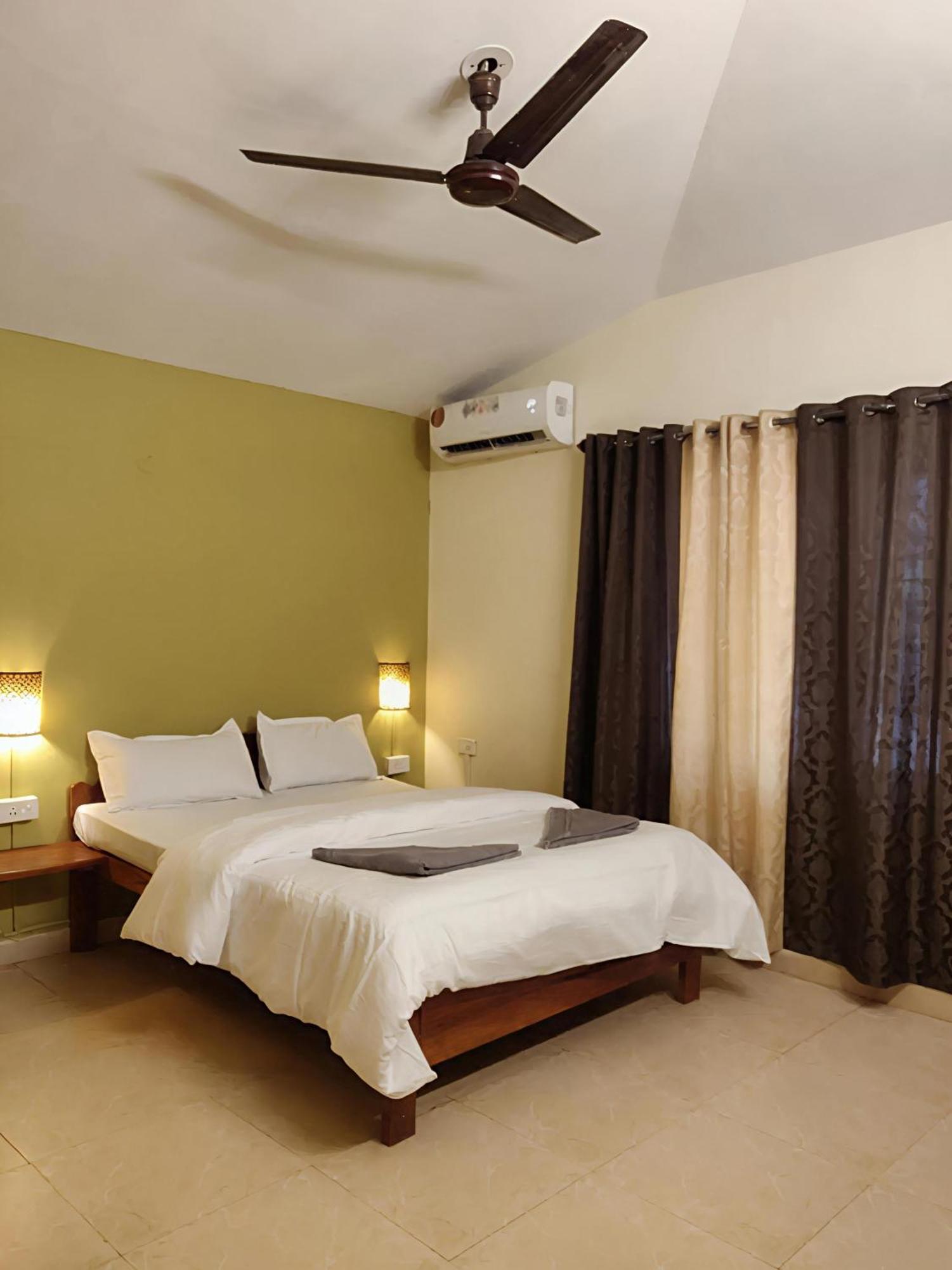 Ocean Walk Apartments 2Bhk Calangute Buitenkant foto